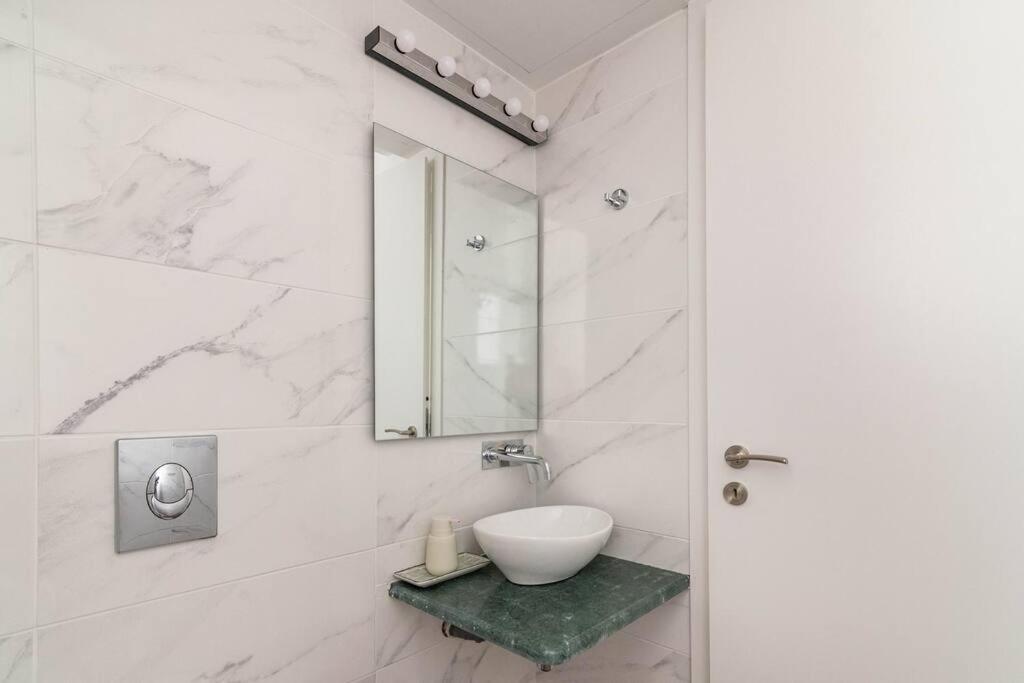 Stylish And Central Apt Near Acropolis - Avdi Square Athena Bagian luar foto