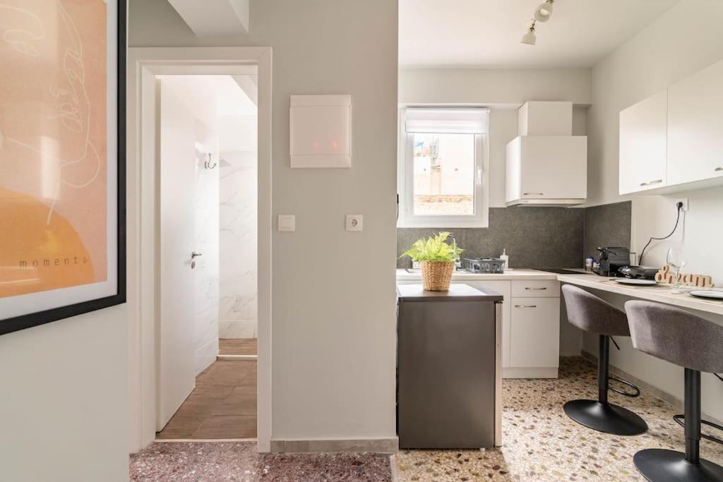 Stylish And Central Apt Near Acropolis - Avdi Square Athena Bagian luar foto