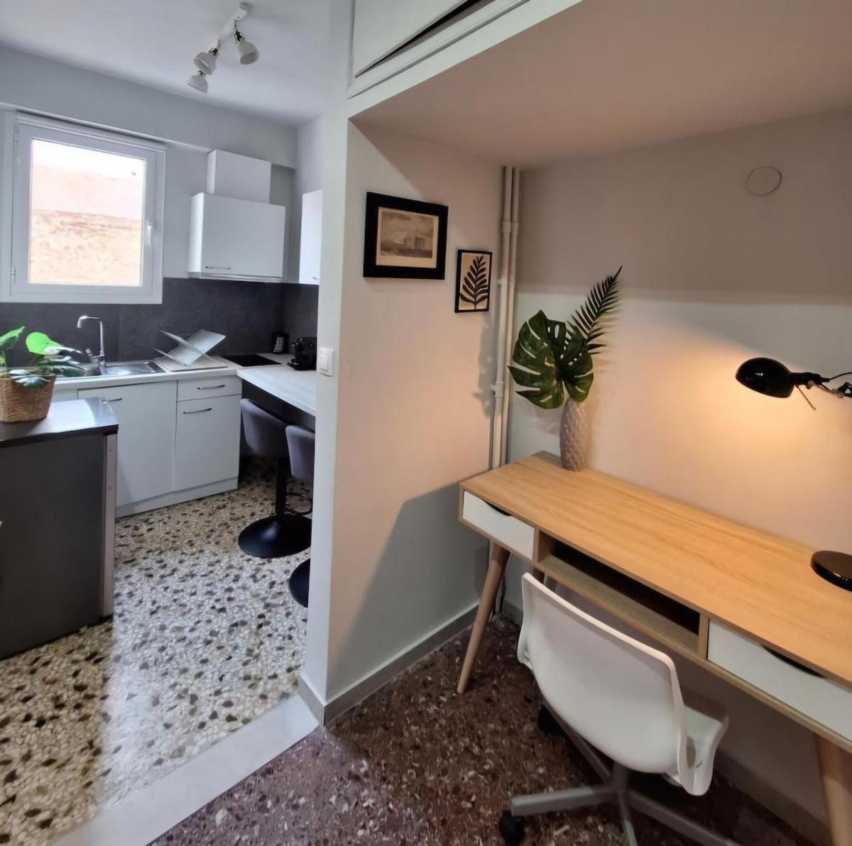Stylish And Central Apt Near Acropolis - Avdi Square Athena Bagian luar foto